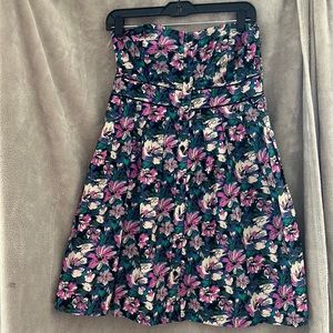 Strapless dress w/ pockets